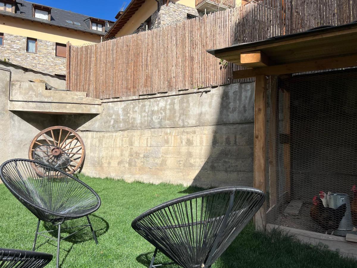 Espot Cowork & Apartments - L'Amfitriona Exterior photo