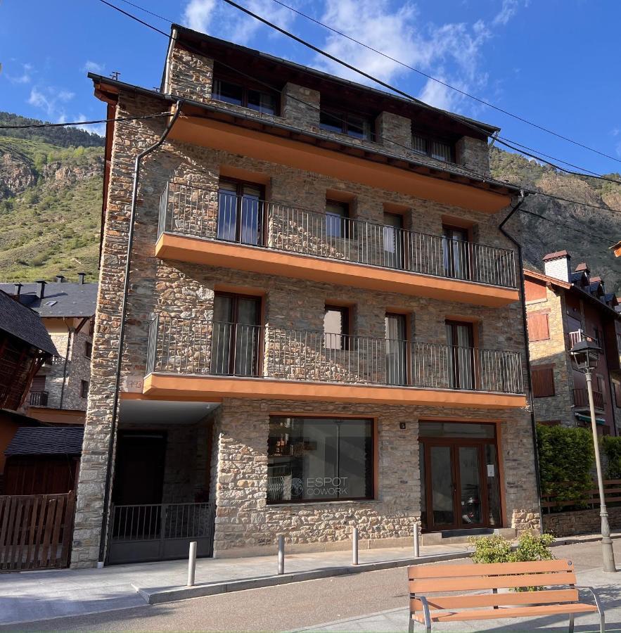 Espot Cowork & Apartments - L'Amfitriona Exterior photo